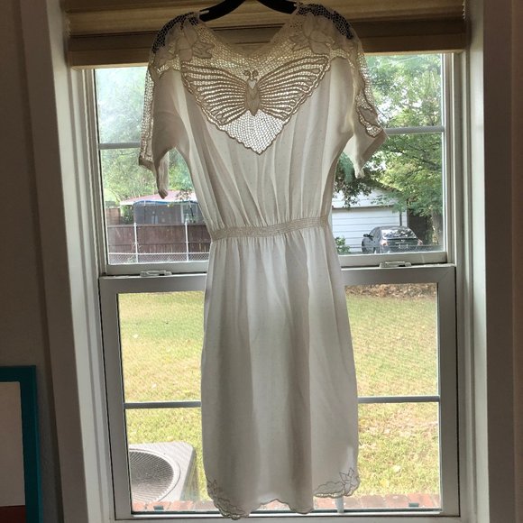 Vintage Dresses & Skirts - 70s Style Boho Hippie White Lace Detail & Eyelet Fabric Midi Dress